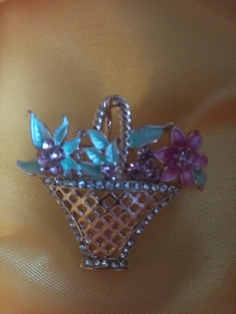 💐🧺Gold Basket Floral Brooch with Pink and Turquoise Enamel Flowers